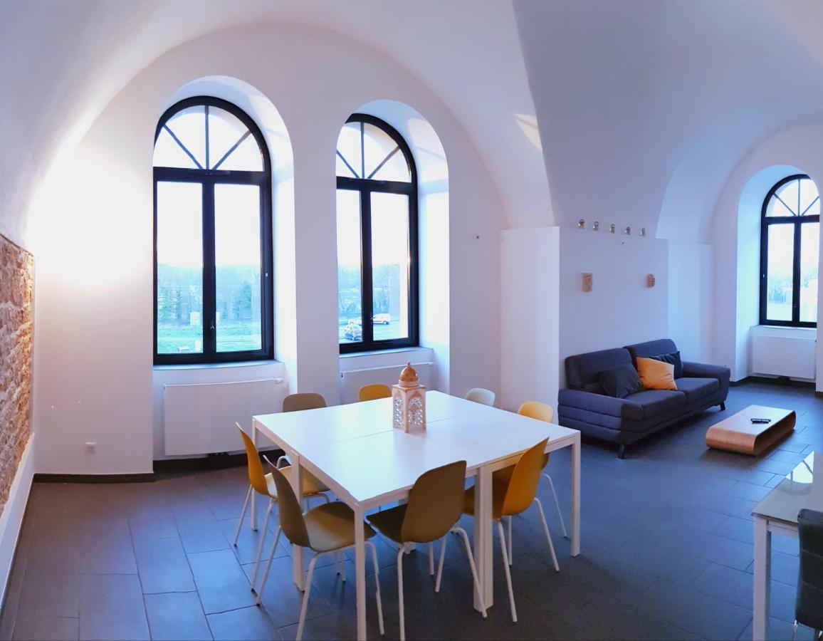 Le 5 De Treves - Metz Apartment Bagian luar foto